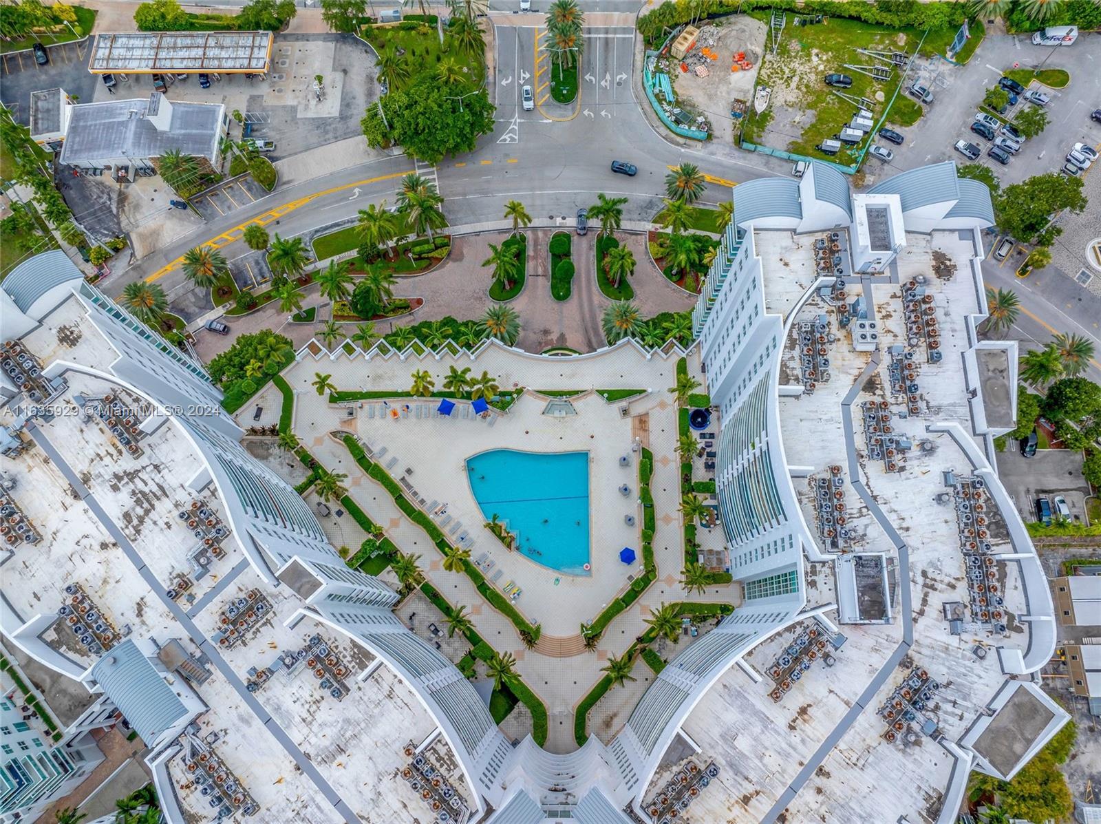 360 CONDO B - Residential