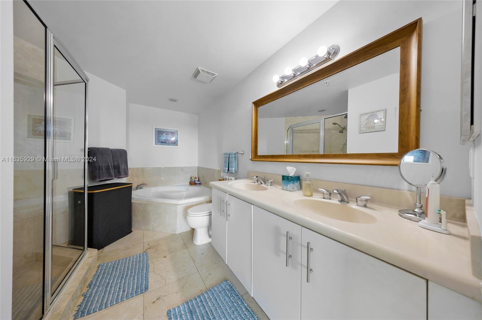 360 CONDO B - Residential