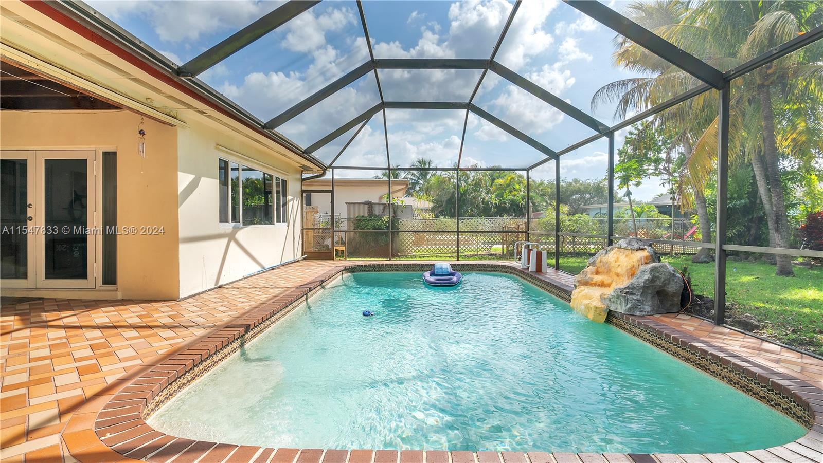 FLAMINGO GARDENS-BLACK OL - Residential