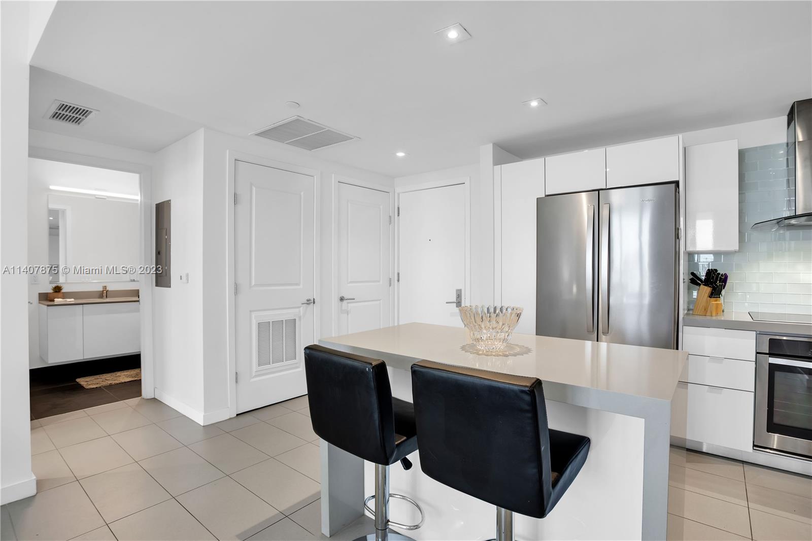 CANVAS CONDO - Residential
