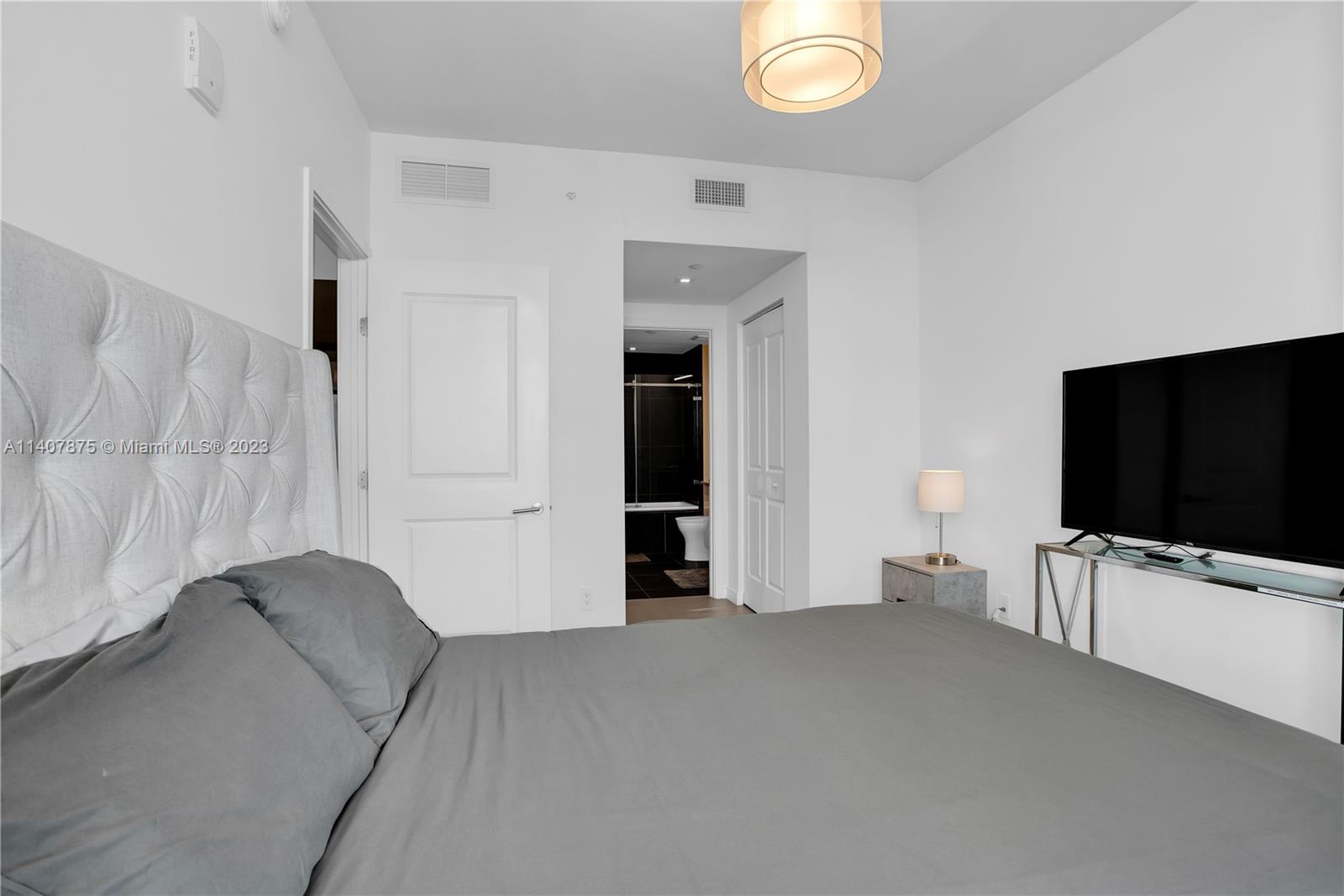 CANVAS CONDO - Residential