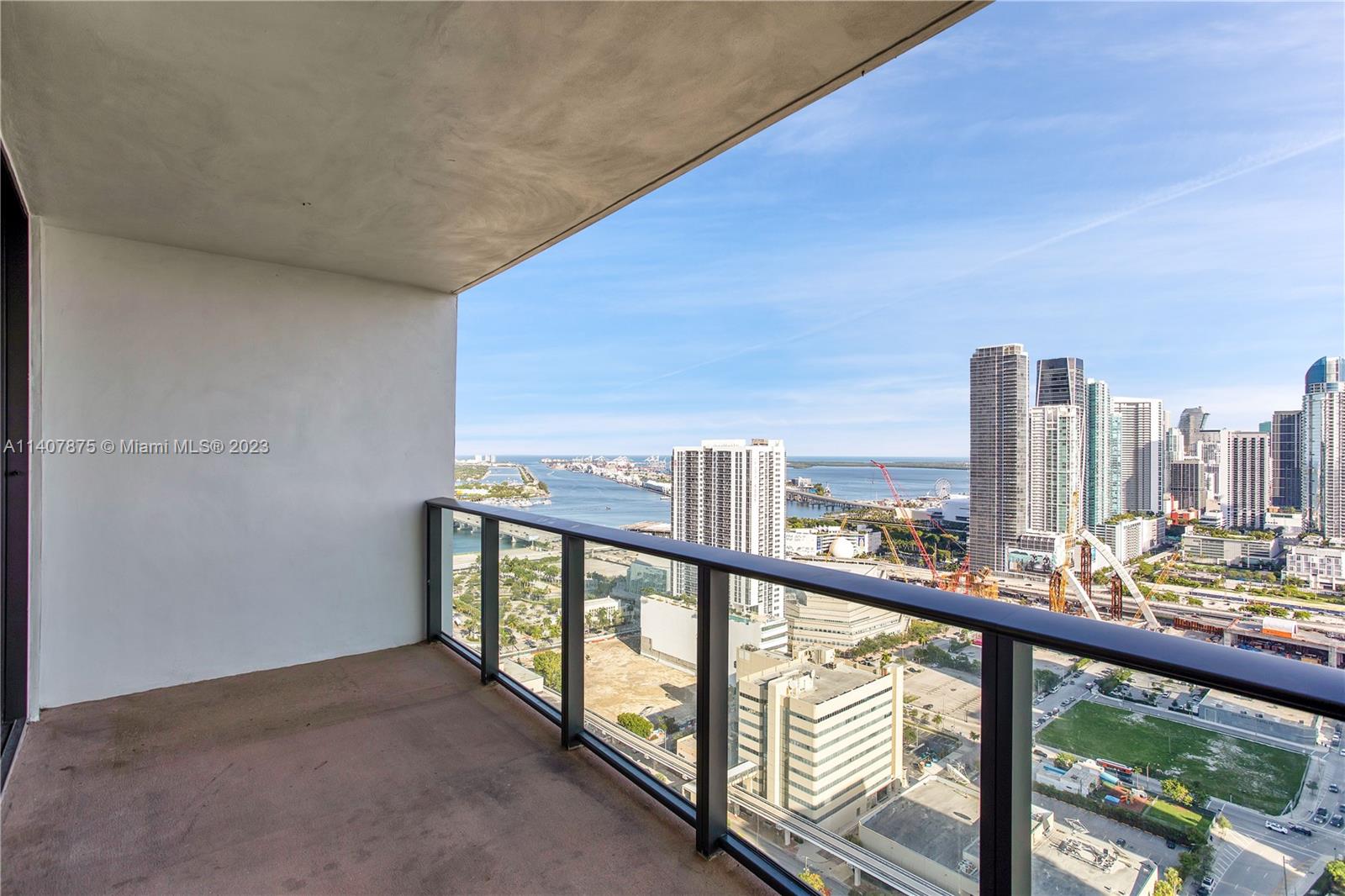 CANVAS CONDO - Residential