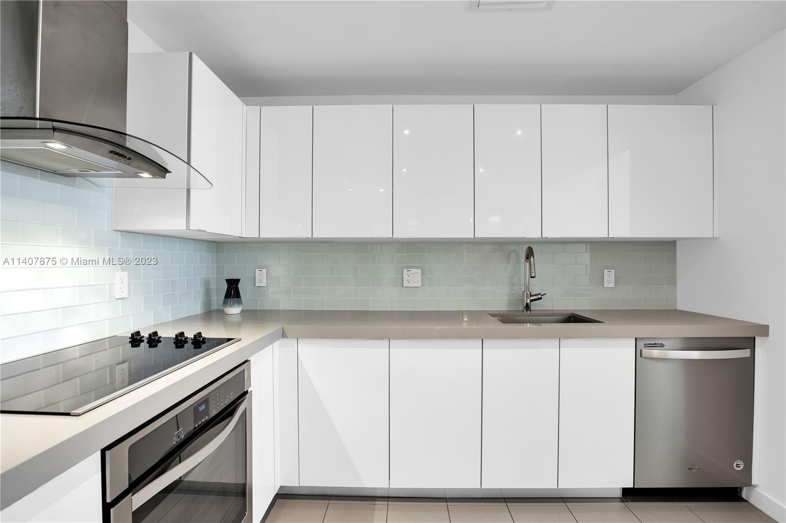 CANVAS CONDO - Residential