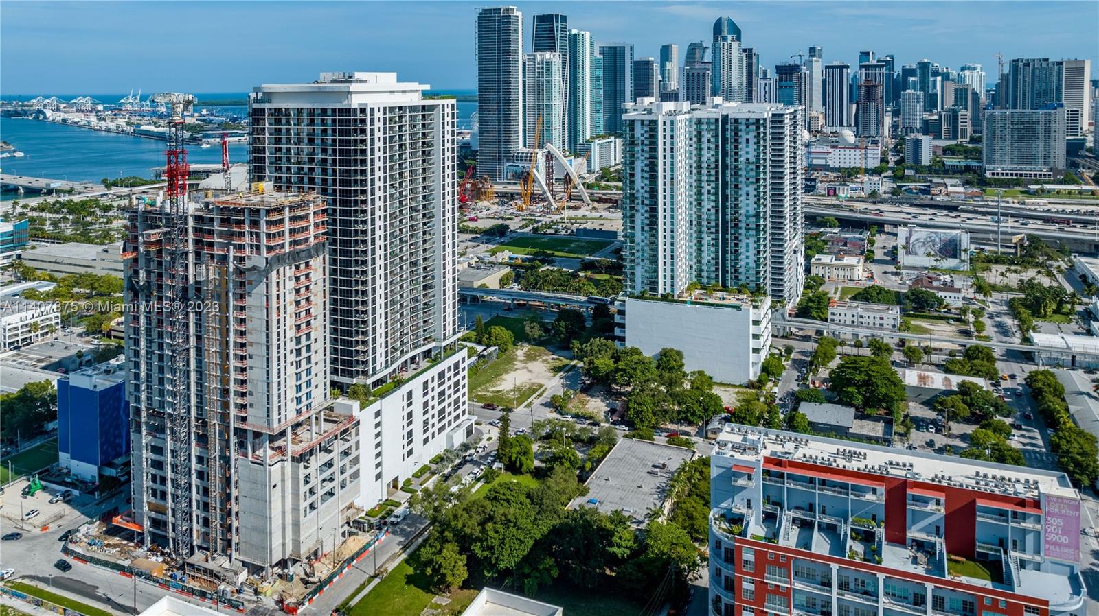 CANVAS CONDO - Residential