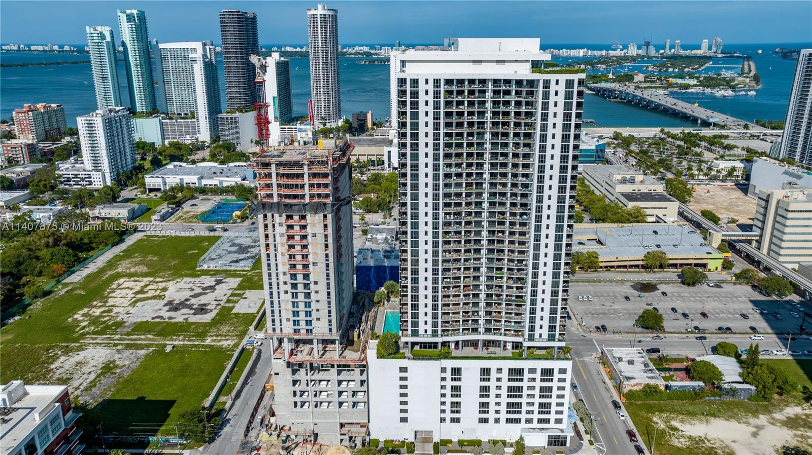 CANVAS CONDO - Residential