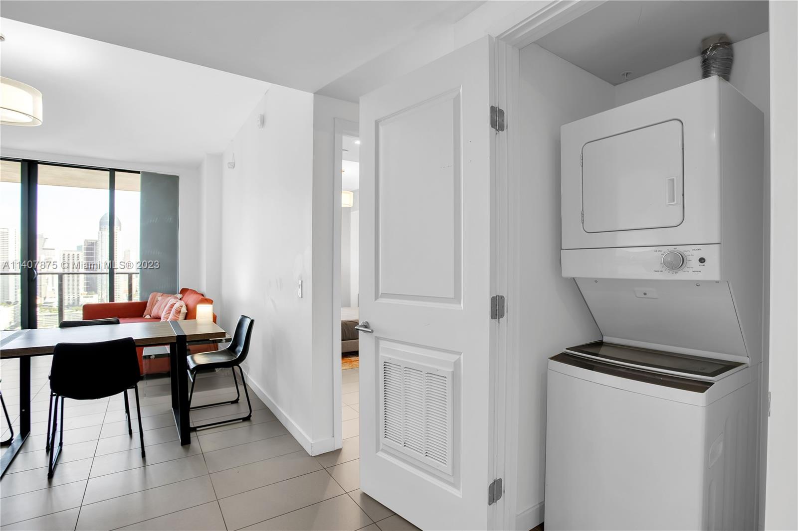 CANVAS CONDO - Residential