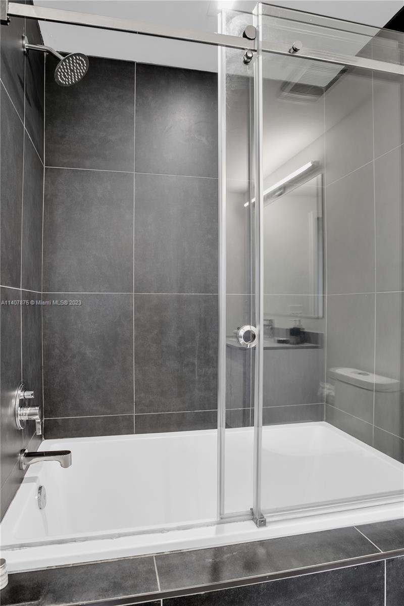 CANVAS CONDO - Residential