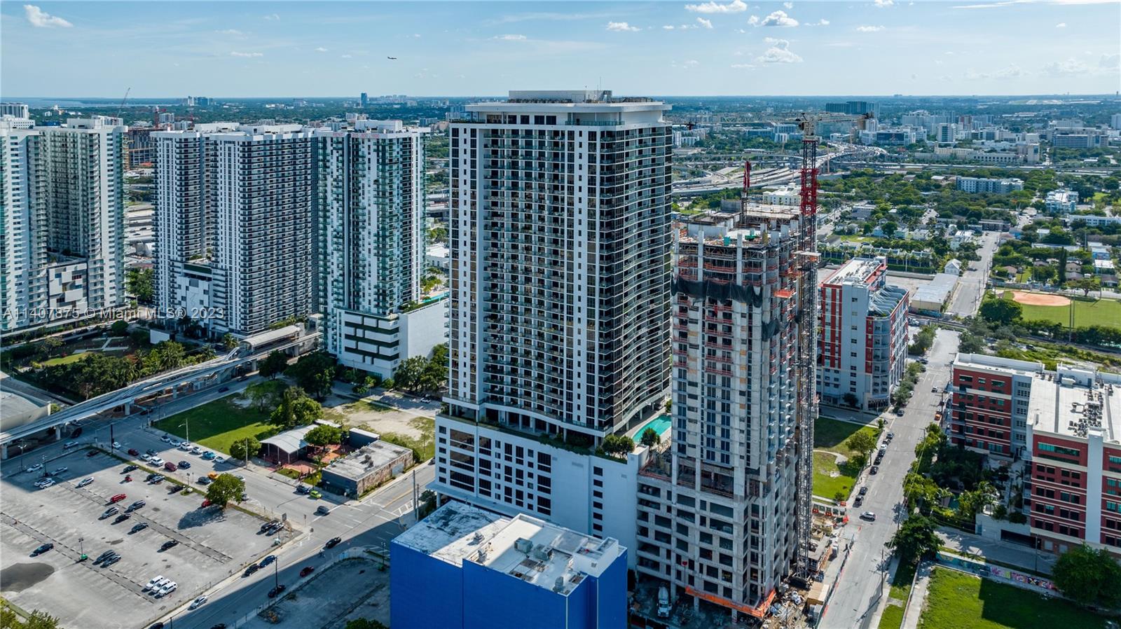 CANVAS CONDO - Residential