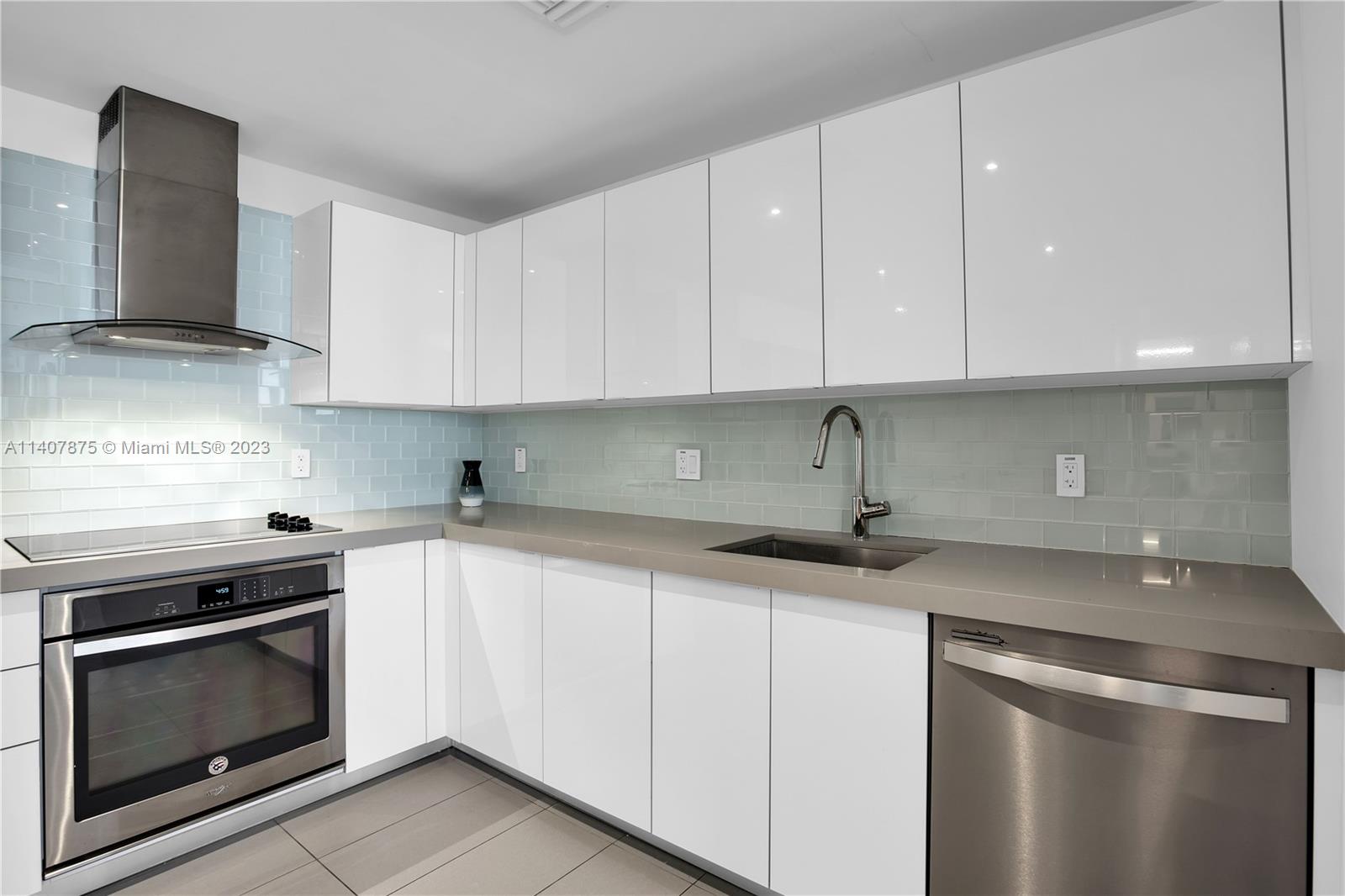 CANVAS CONDO - Residential