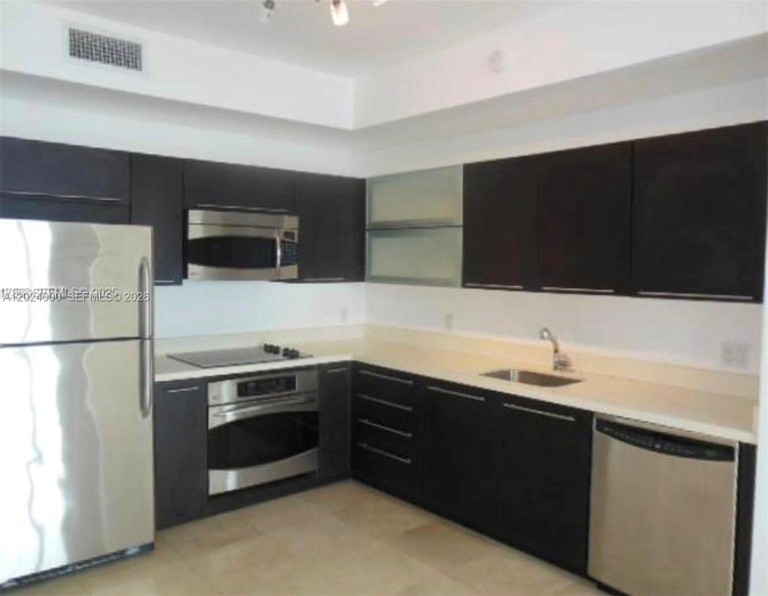 IVY CONDO - Residential