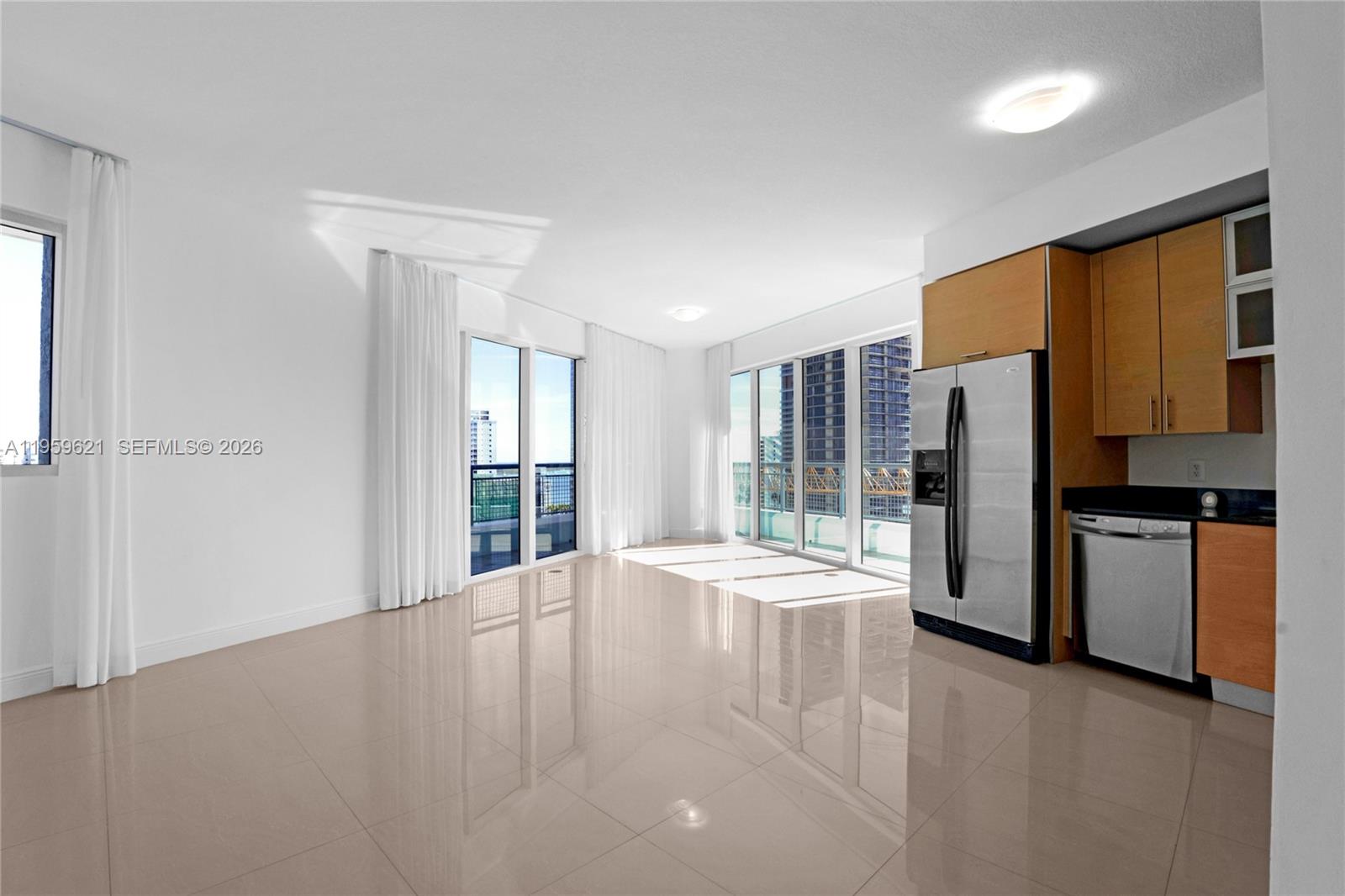INFINITY AT BRICKELL COND - Residential