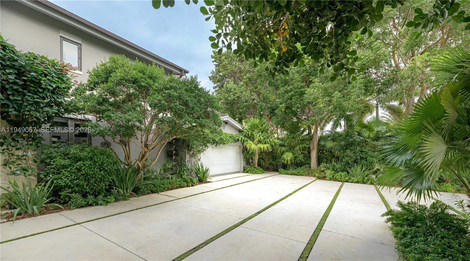 SUNRISE HARBOUR REV PL - Residential