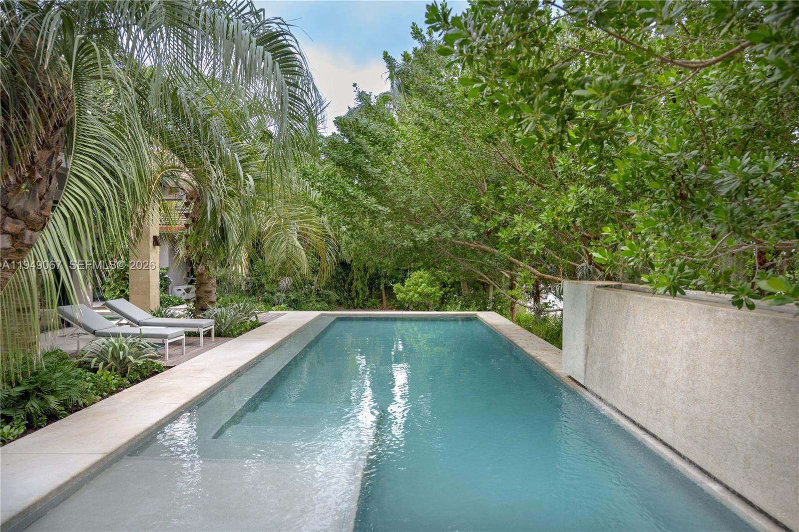 SUNRISE HARBOUR REV PL - Residential