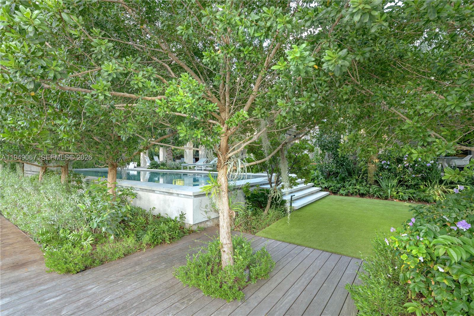 SUNRISE HARBOUR REV PL - Residential