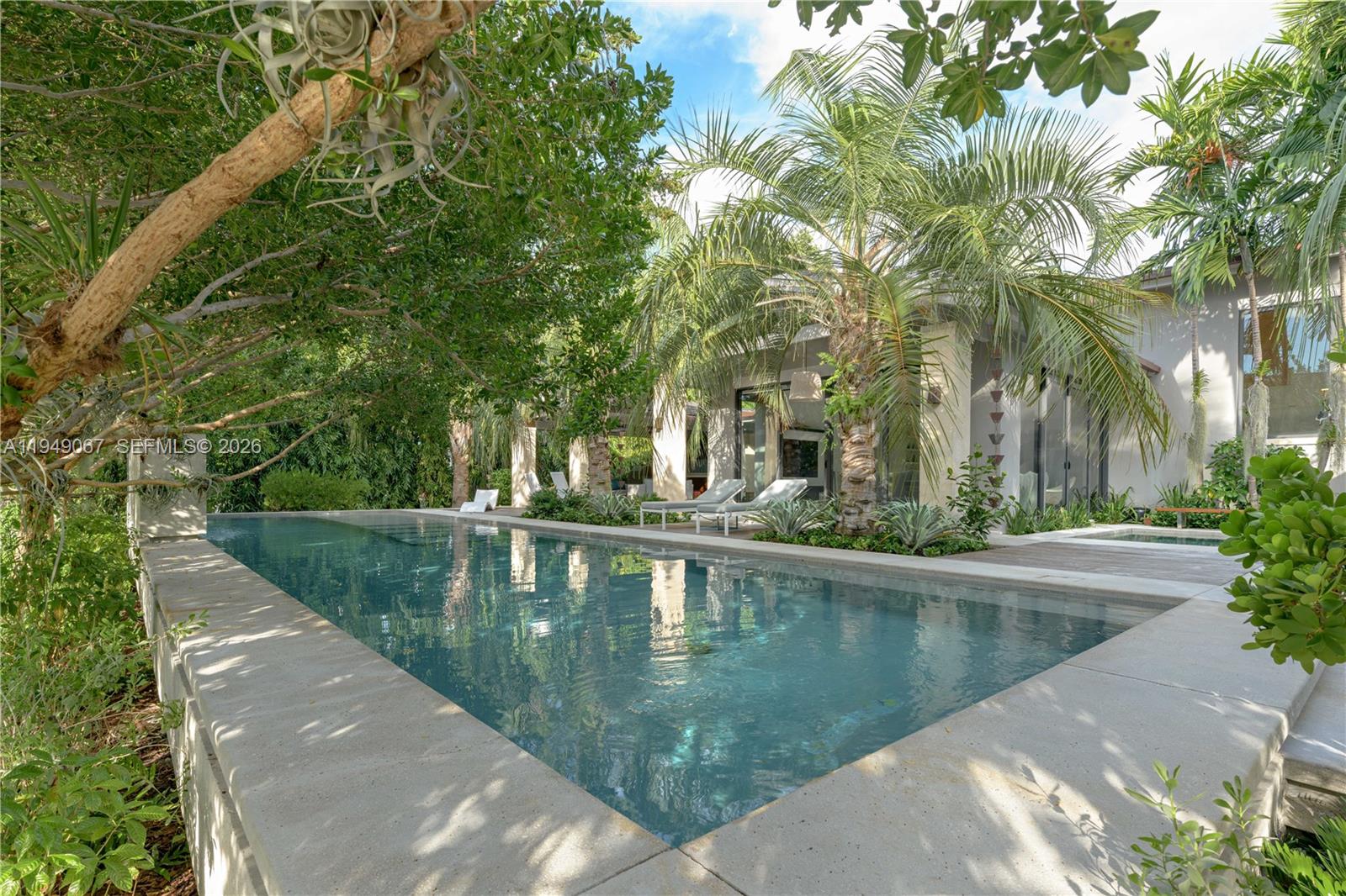 SUNRISE HARBOUR REV PL - Residential