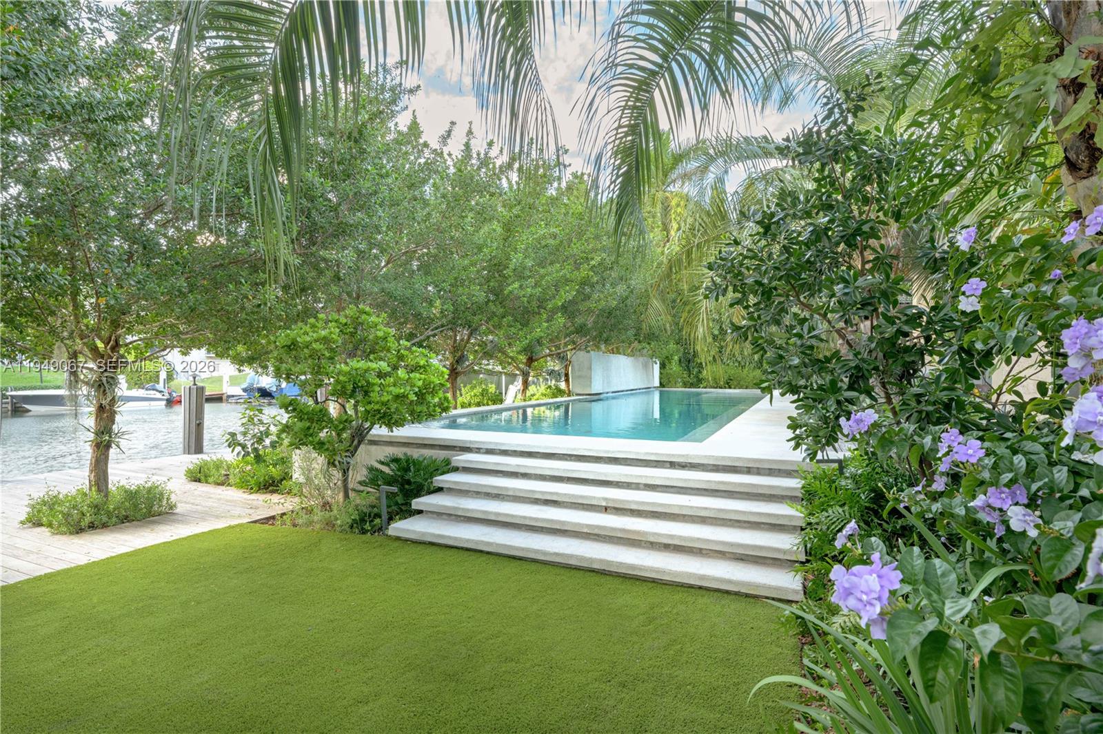 SUNRISE HARBOUR REV PL - Residential