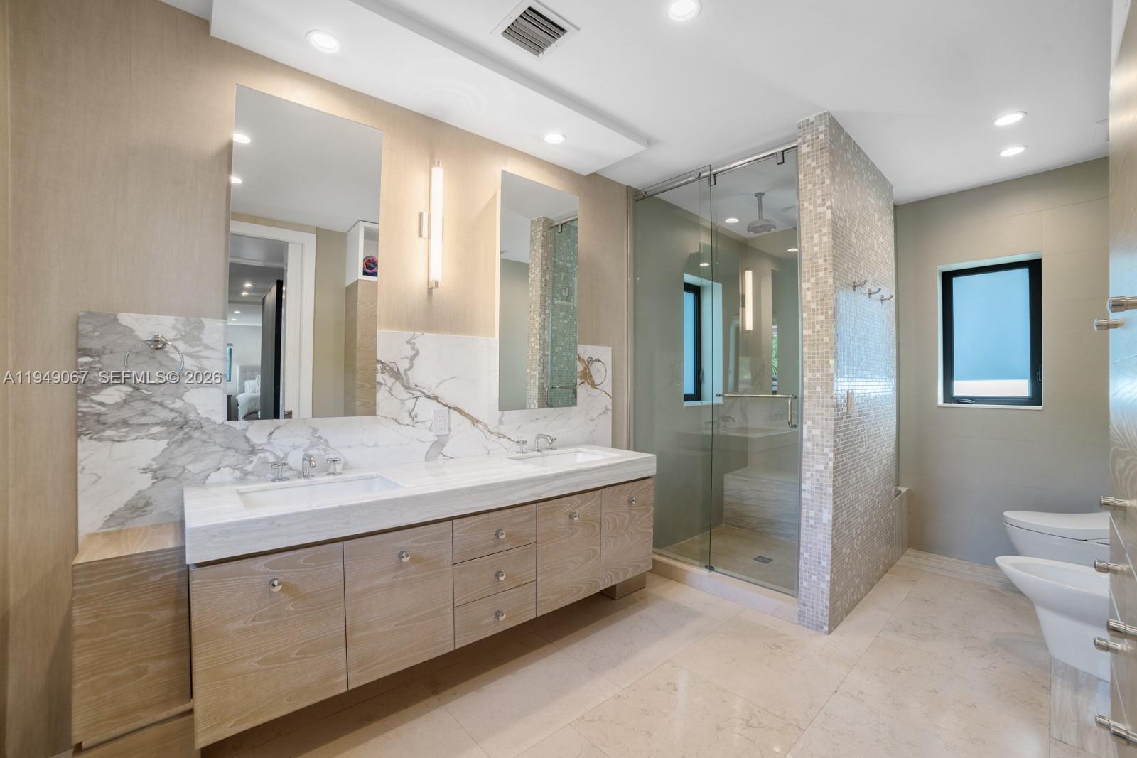 SUNRISE HARBOUR REV PL - Residential