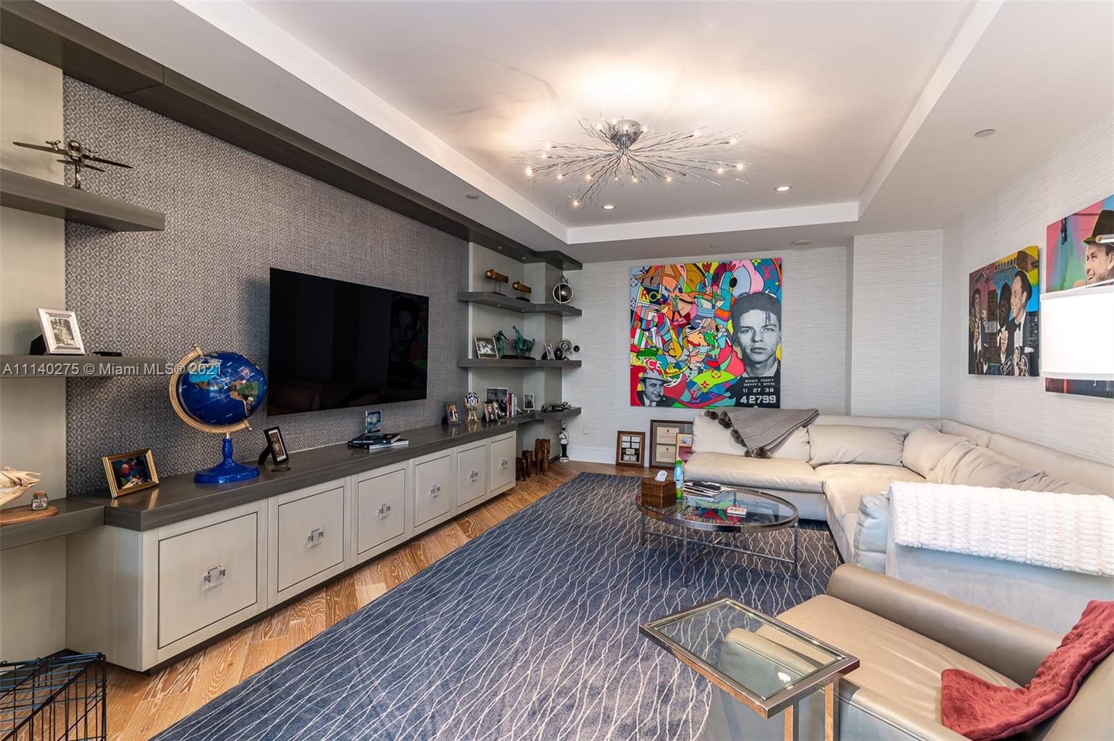 LUXURIA CONDO - Residential
