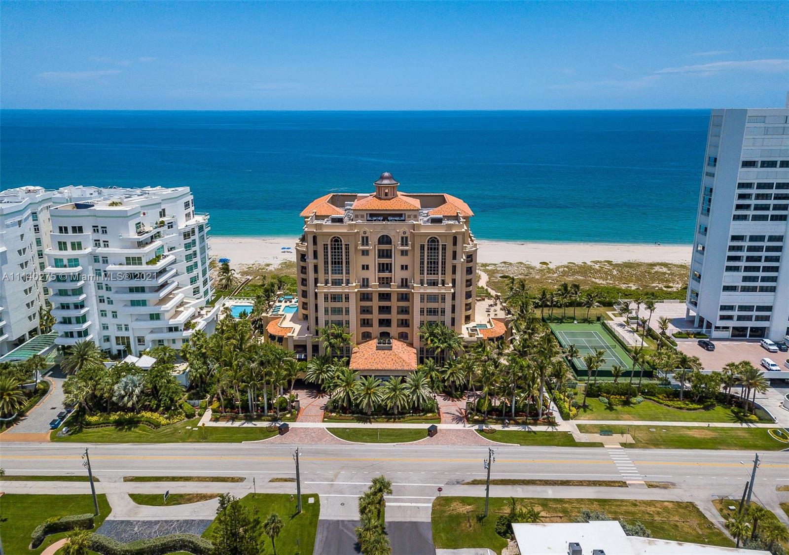 LUXURIA CONDO - Residential
