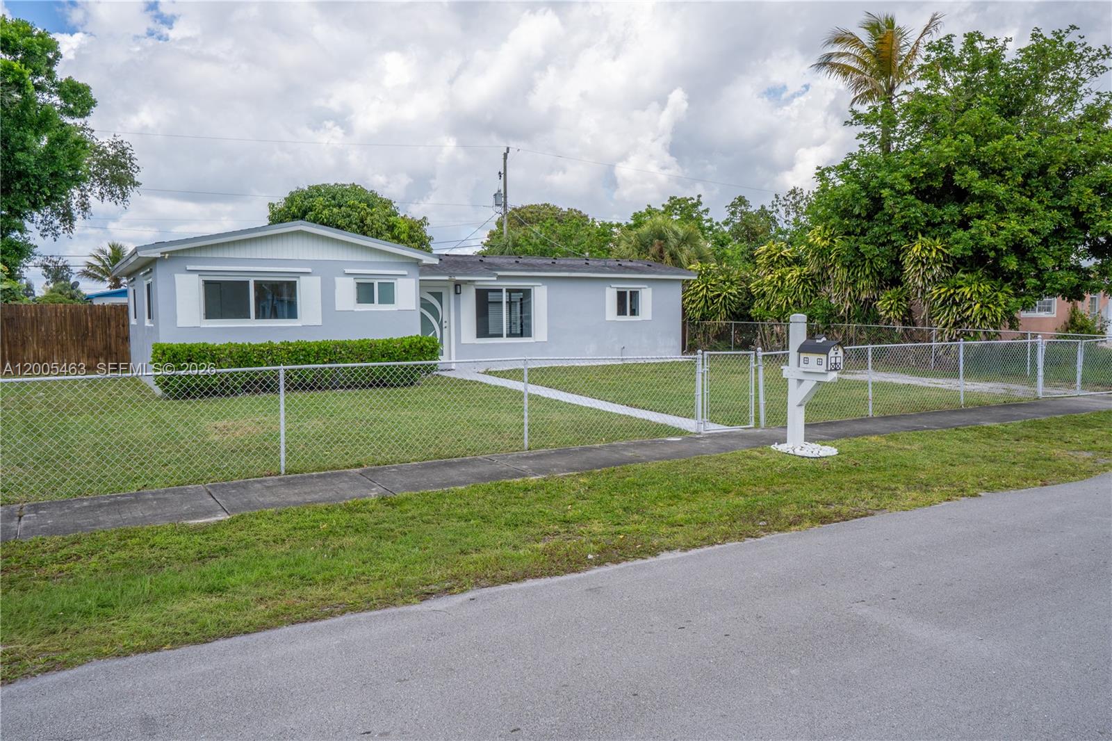 LAKE LUCERNE SEC 3 - Residential