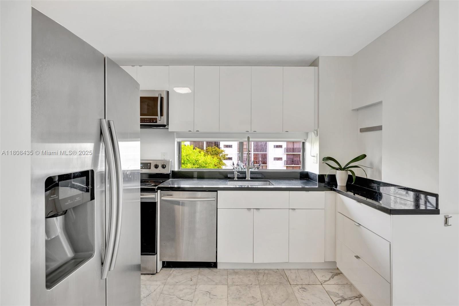 PLAZA OF AMERICAS CONDO P - Residential