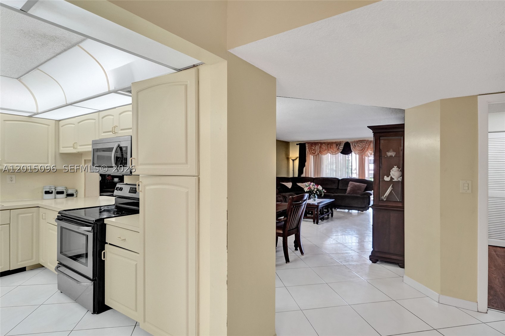 LAKES OF CARRIAGE HILLS - Residential