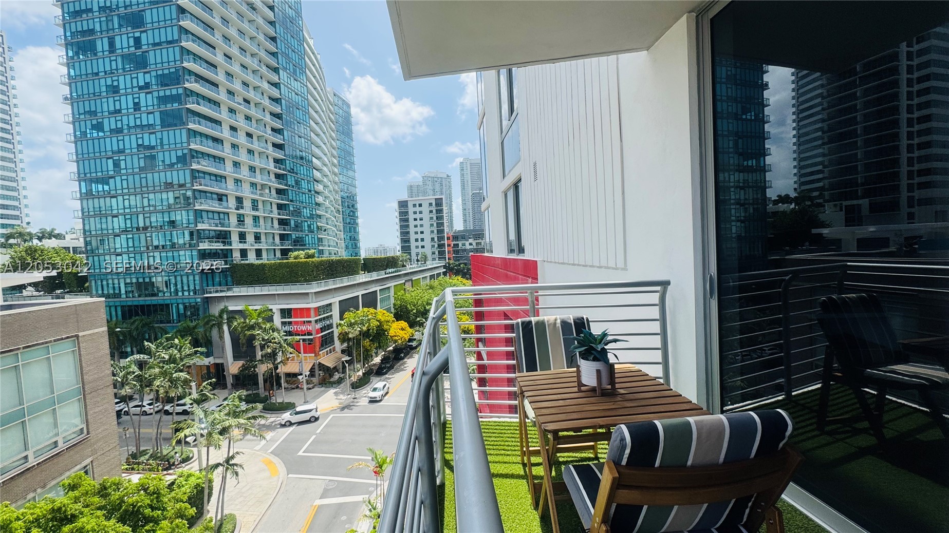 THE STANDARD MIDTOWN - Residential