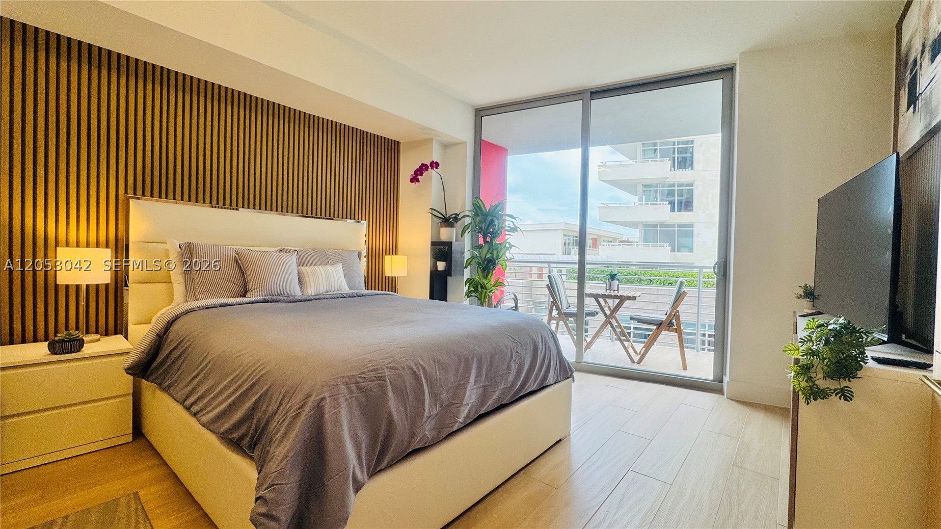 THE STANDARD MIDTOWN - Residential