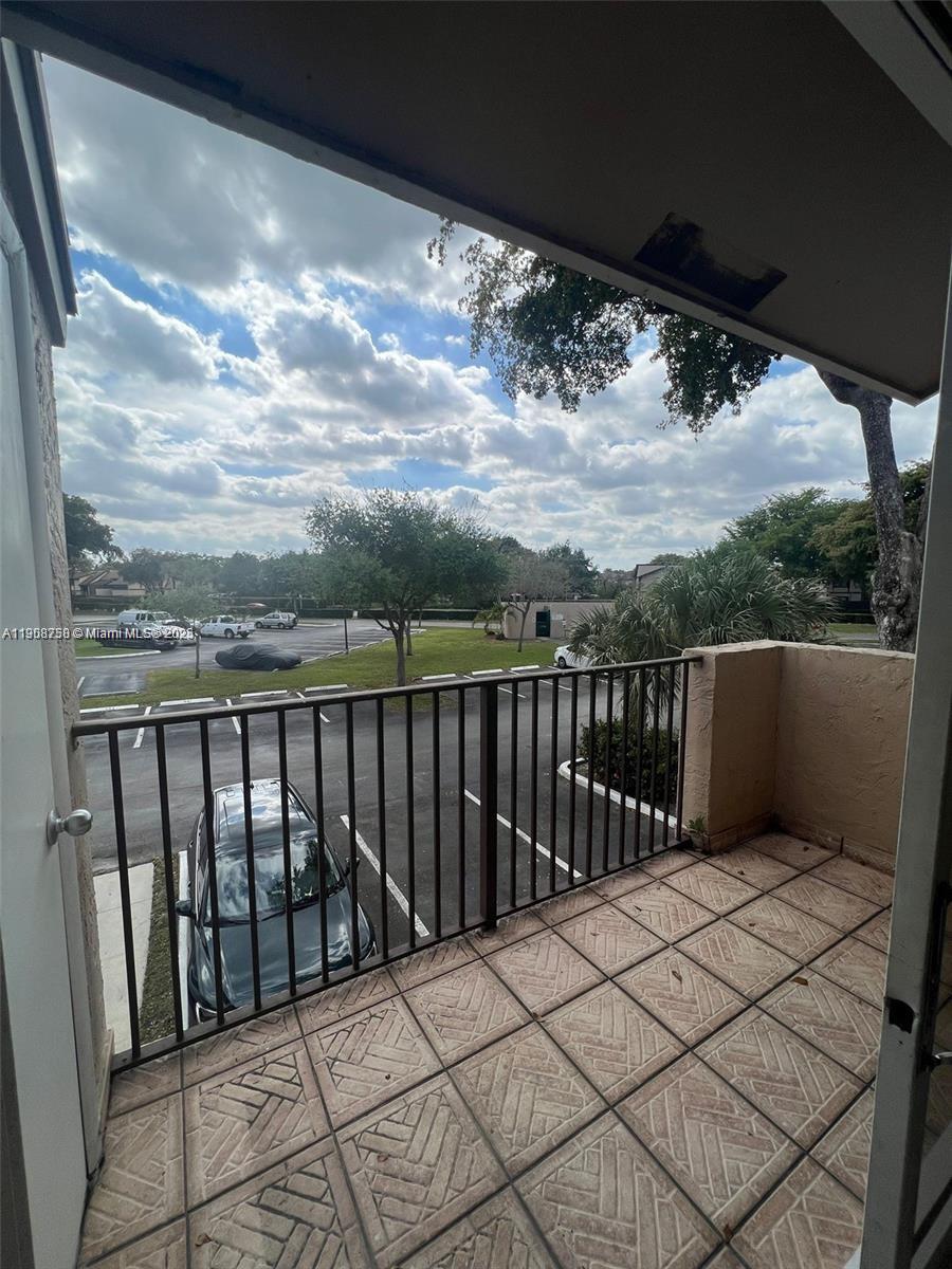 REFLECTIONS AT PEMBROKE P - Residential Lease