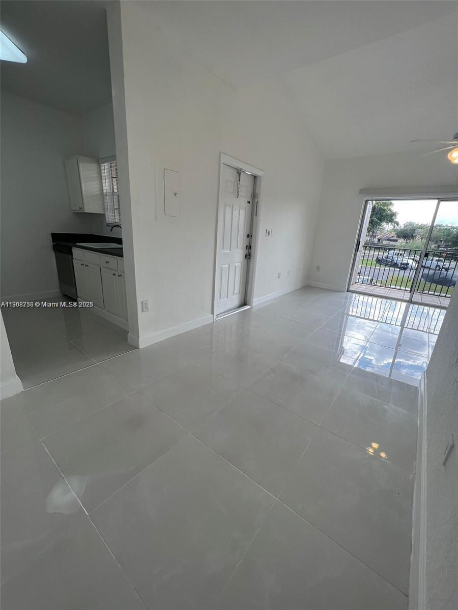 REFLECTIONS AT PEMBROKE P - Residential Lease