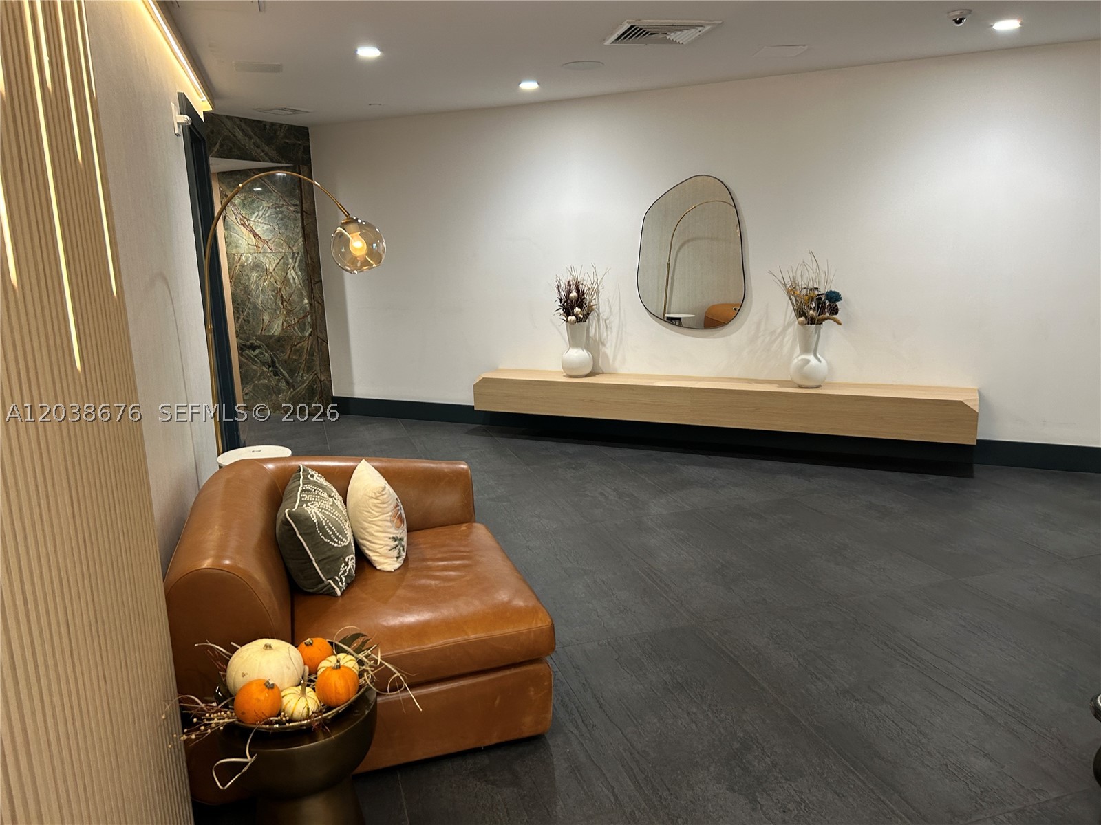 IVY CONDO - Residential Lease