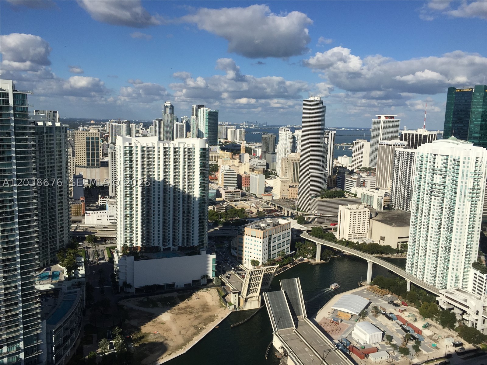 IVY CONDO - Residential Lease