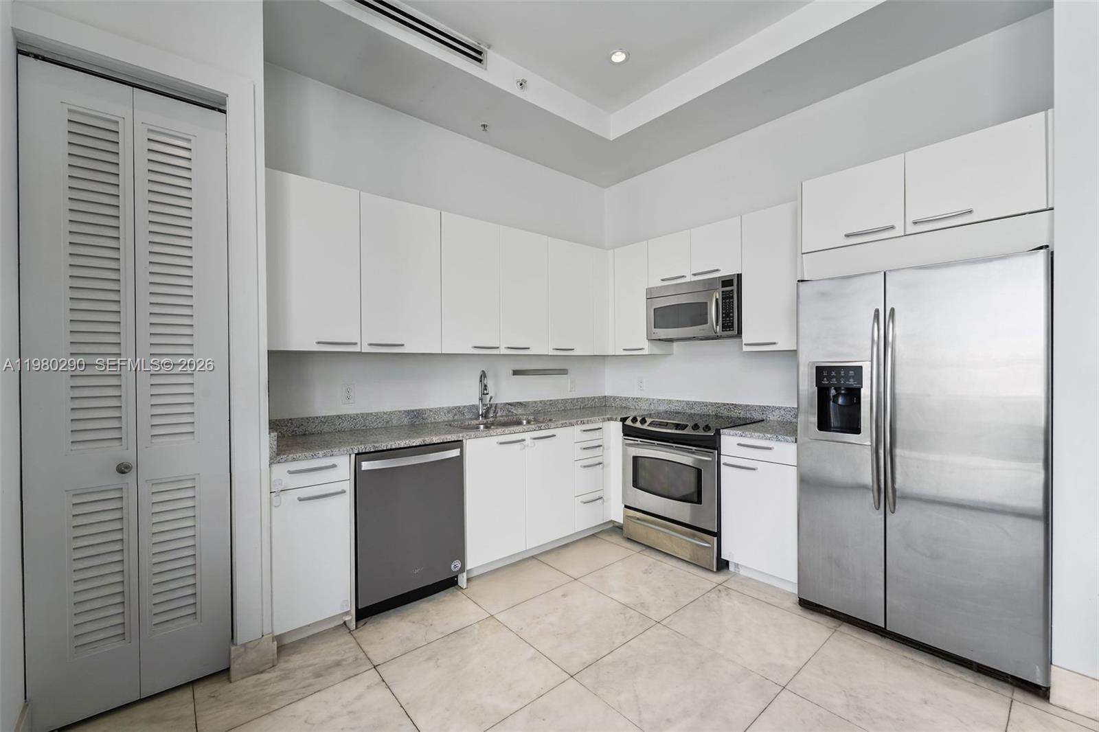 THE MERIDIAN CONDO - Residential
