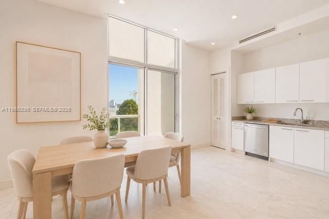 THE MERIDIAN CONDO - Residential