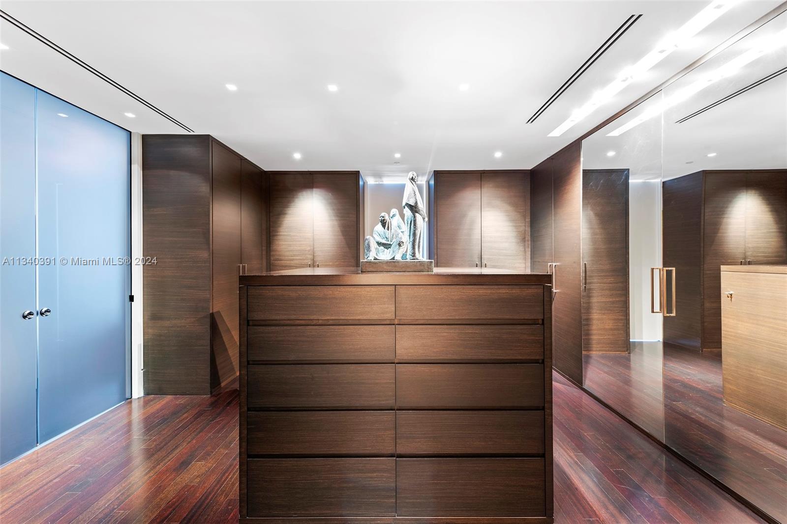 THE RESIDENCES AT THE BAT - Residential