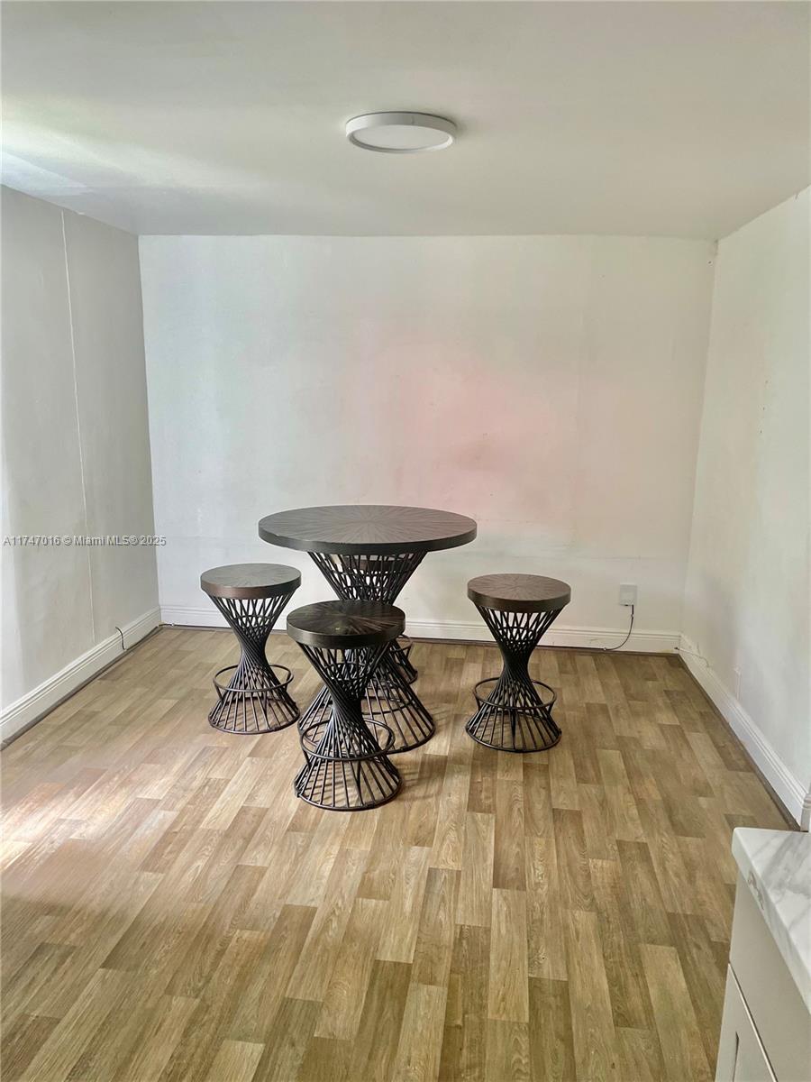 COUNTRY CLUB ESTATES SEC - Residential Lease