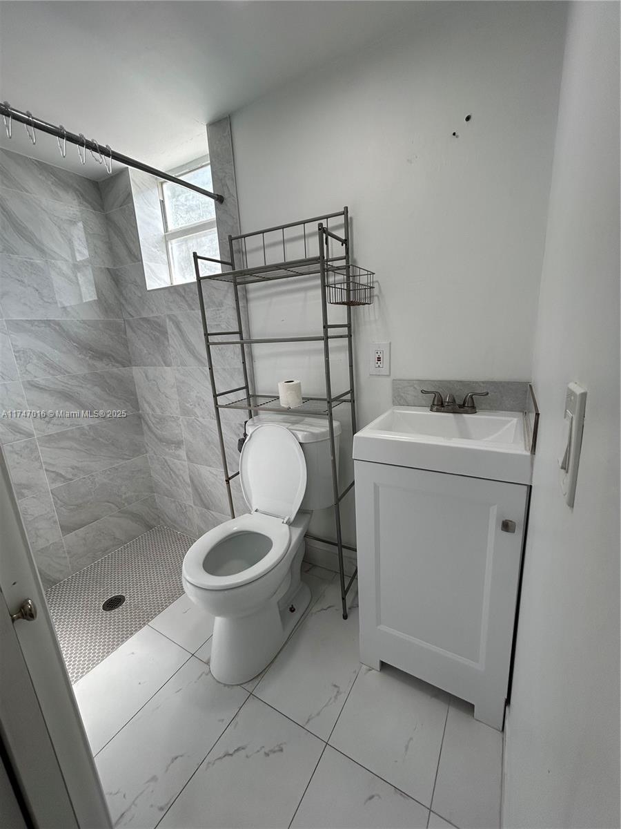 COUNTRY CLUB ESTATES SEC - Residential Lease