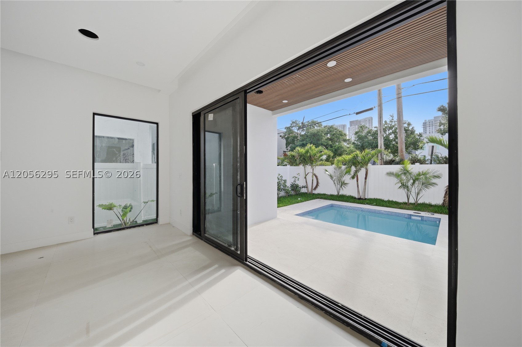 BEVERLY HEIGHTS - Residential