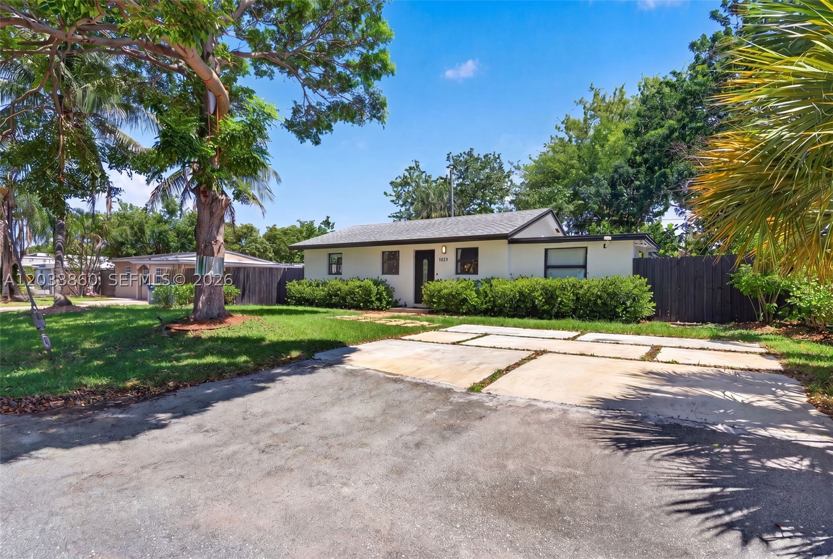 COLLIER MANOR - Residential