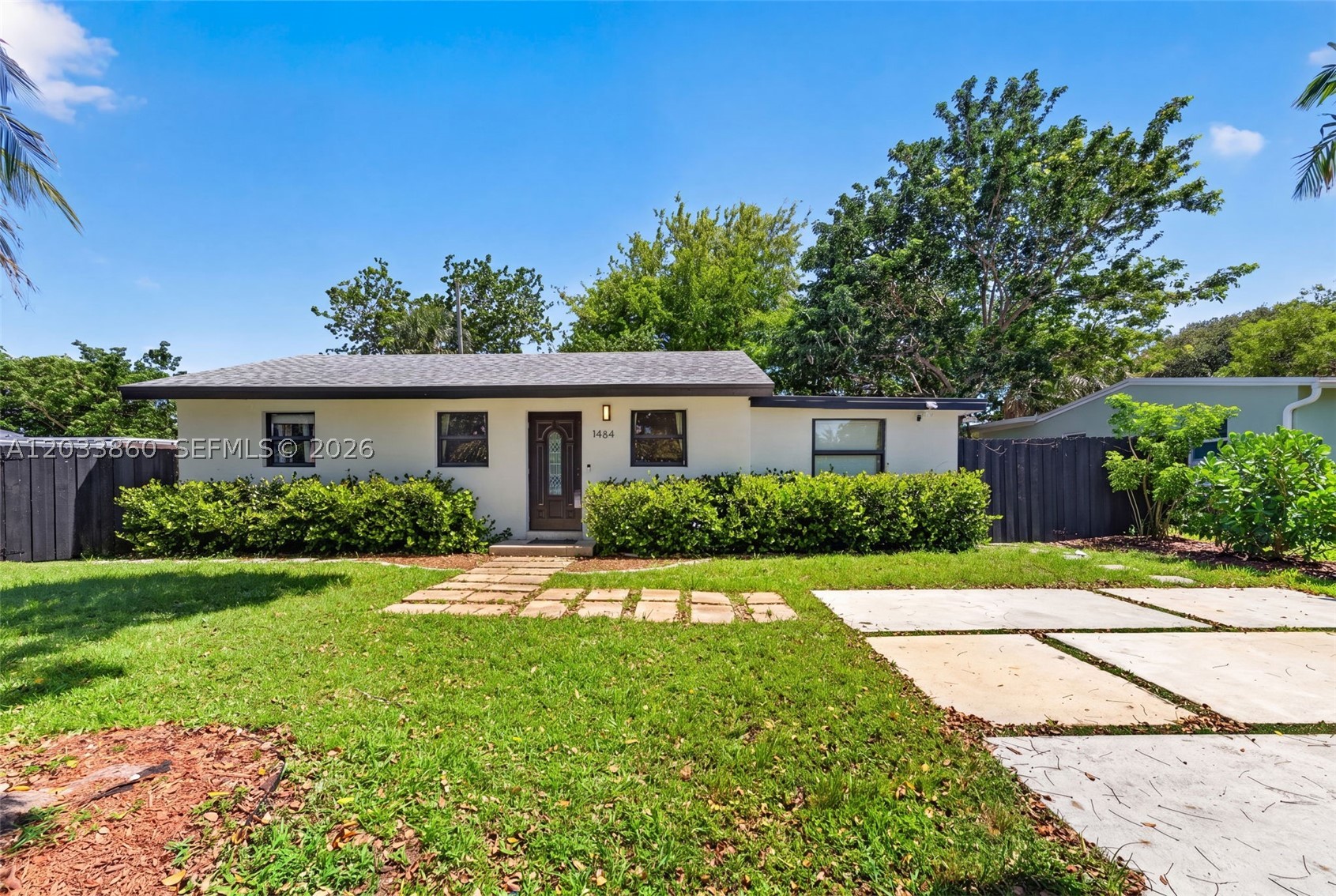 COLLIER MANOR - Residential
