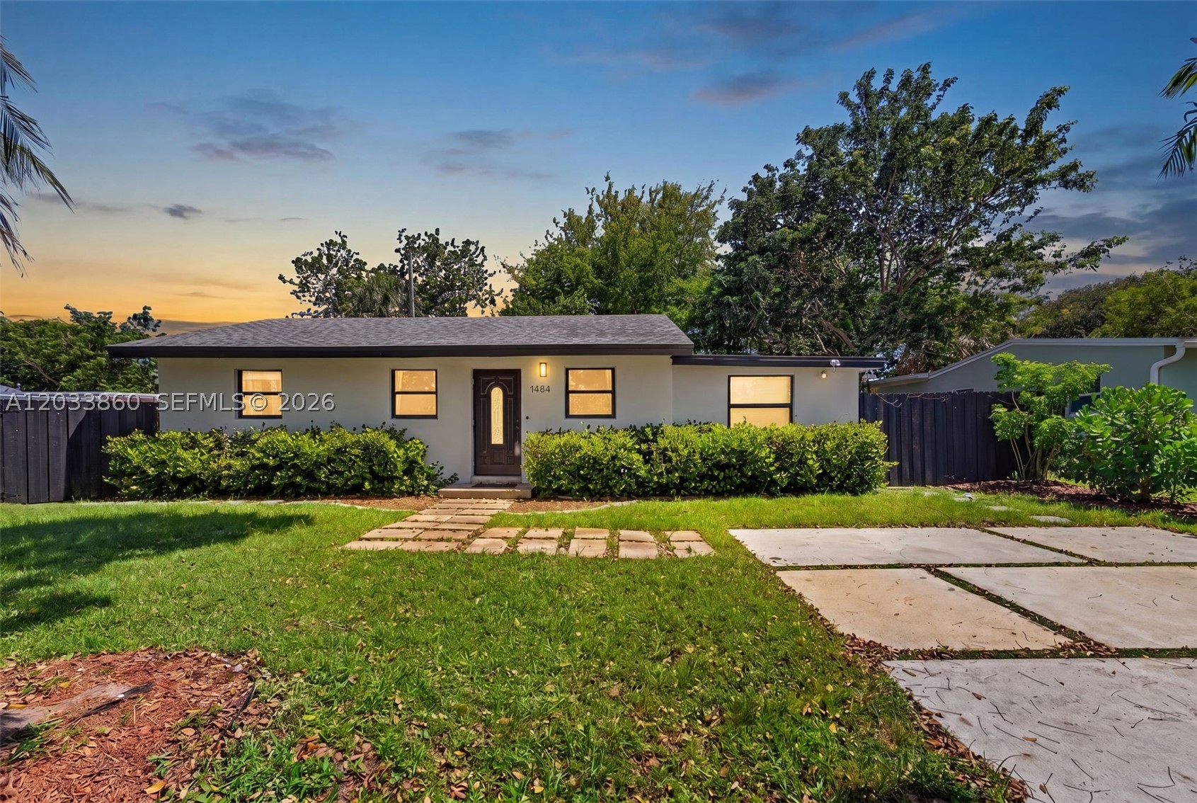 COLLIER MANOR - Residential