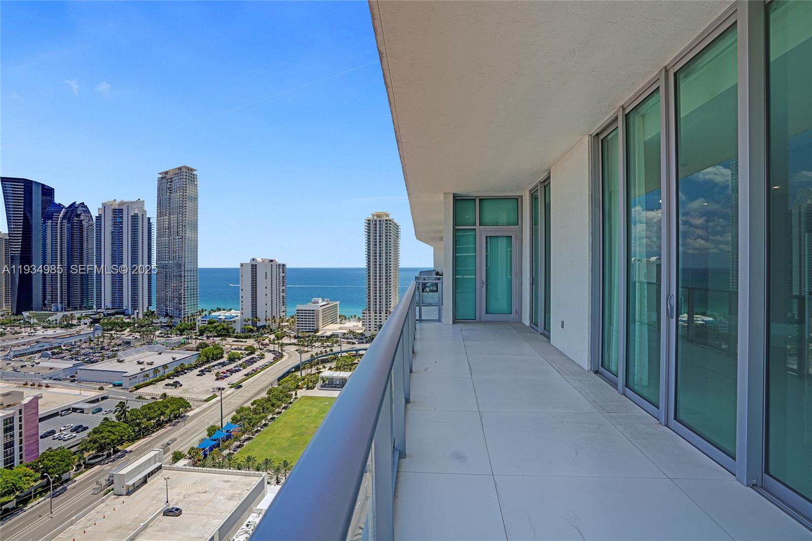 PARQUE TOWERS CONDO - Residential