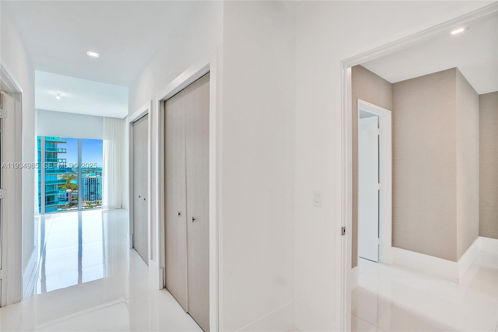 PARQUE TOWERS CONDO - Residential