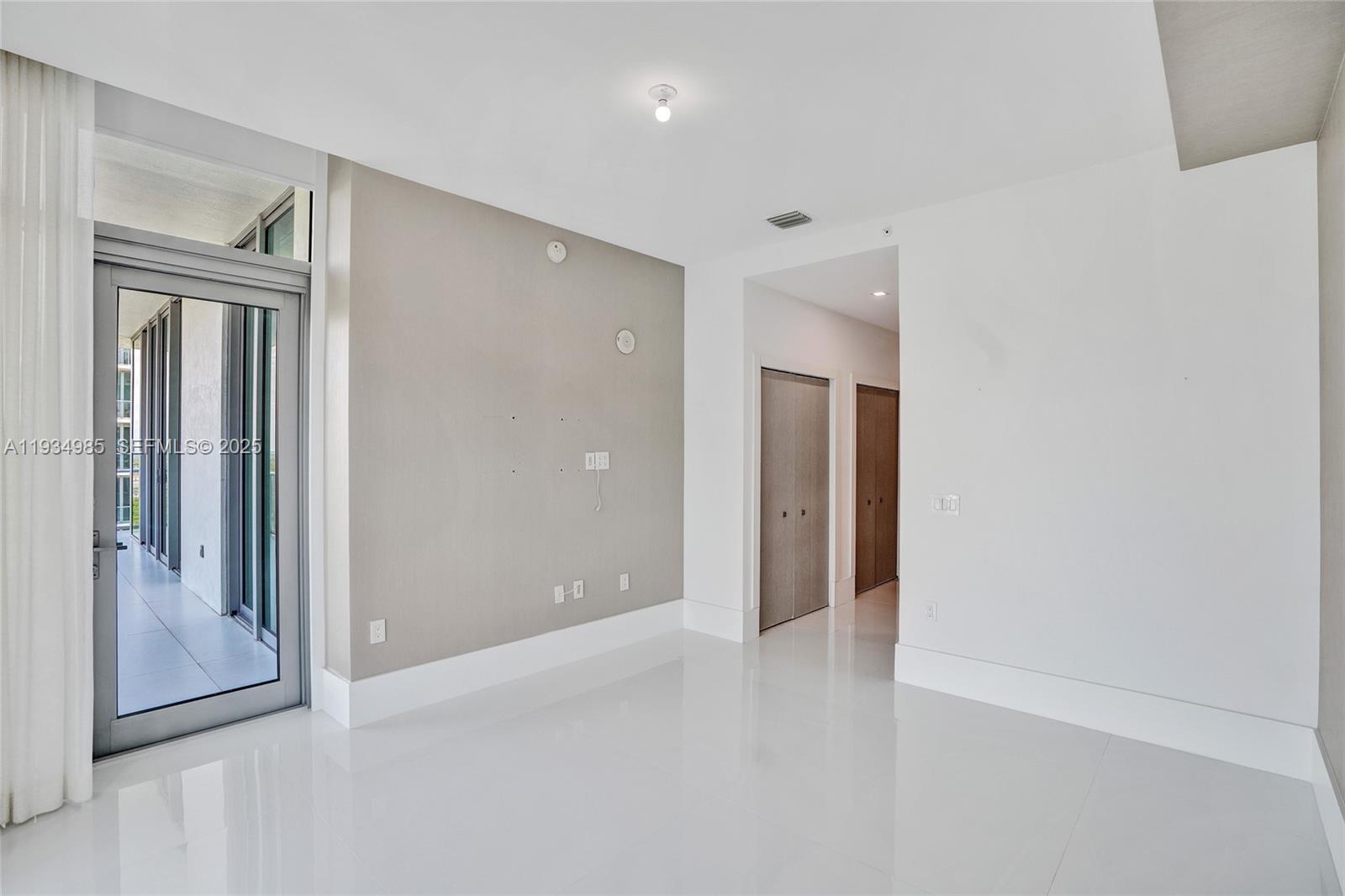 PARQUE TOWERS CONDO - Residential