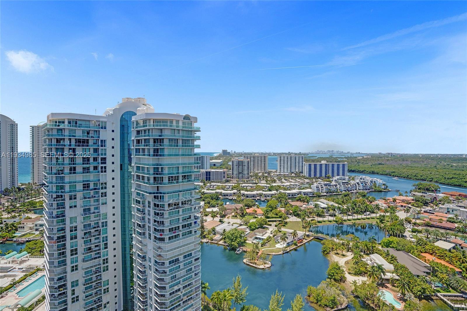 PARQUE TOWERS CONDO - Residential