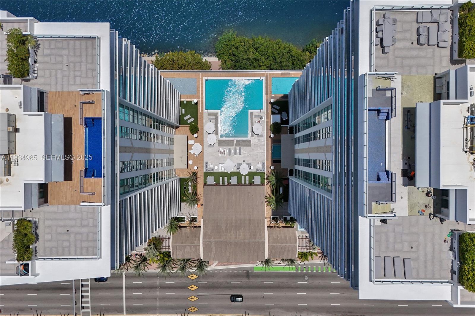 PARQUE TOWERS CONDO - Residential