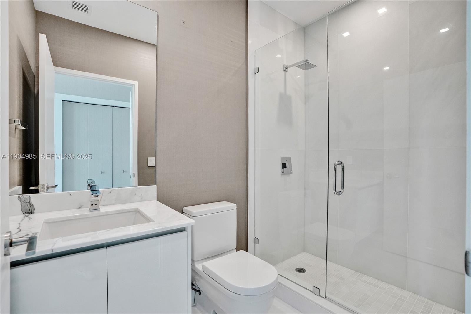 PARQUE TOWERS CONDO - Residential