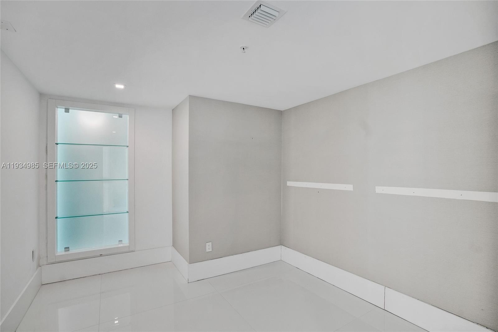 PARQUE TOWERS CONDO - Residential