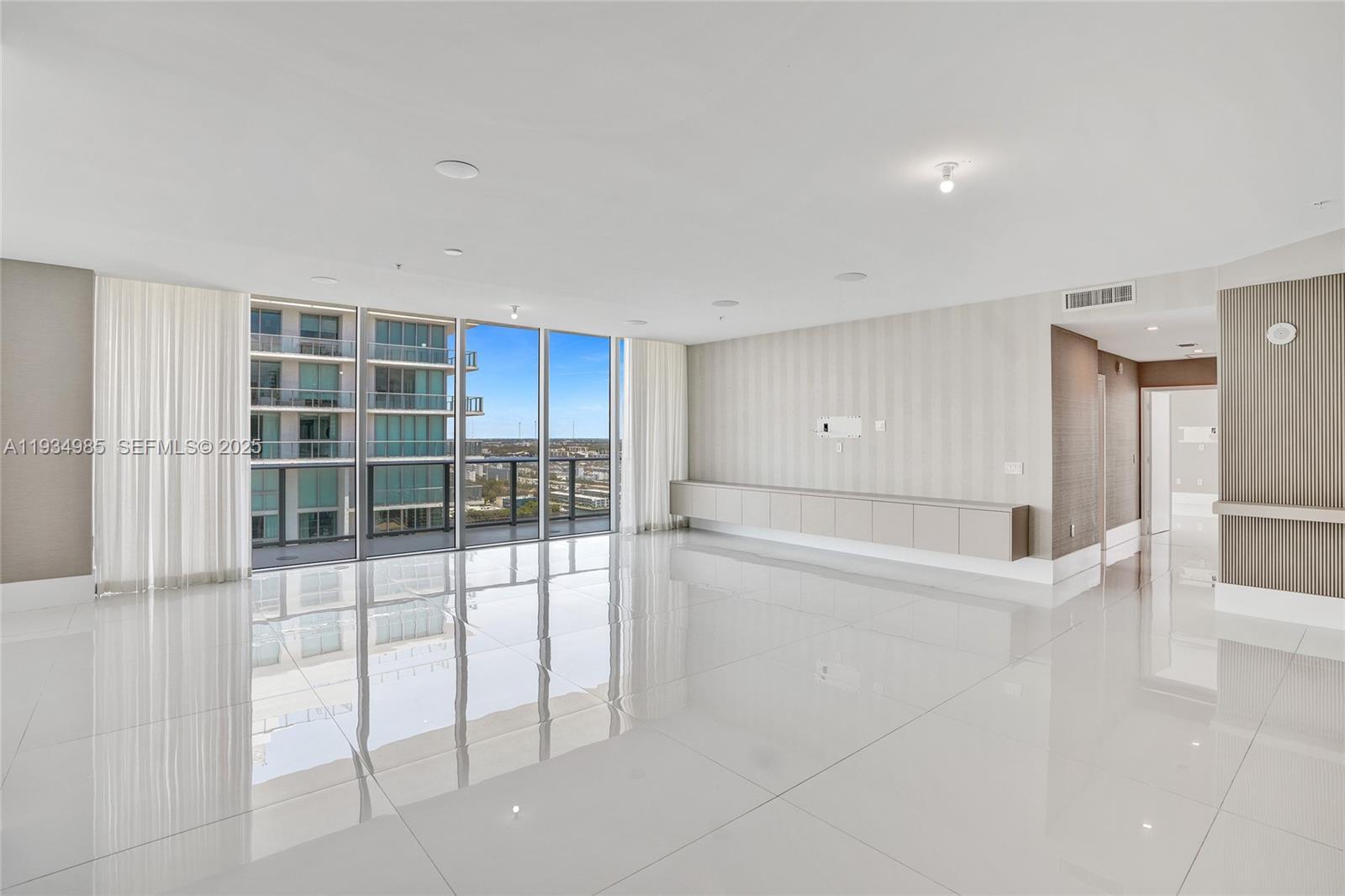 PARQUE TOWERS CONDO - Residential