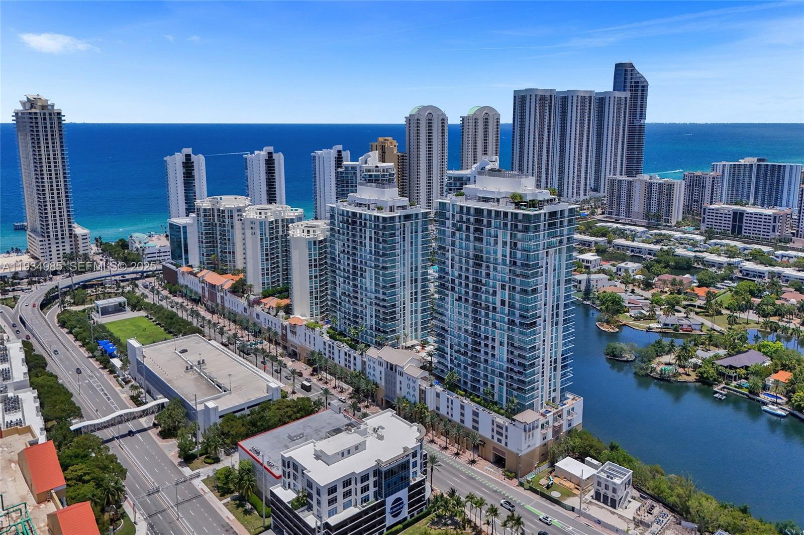 PARQUE TOWERS CONDO - Residential
